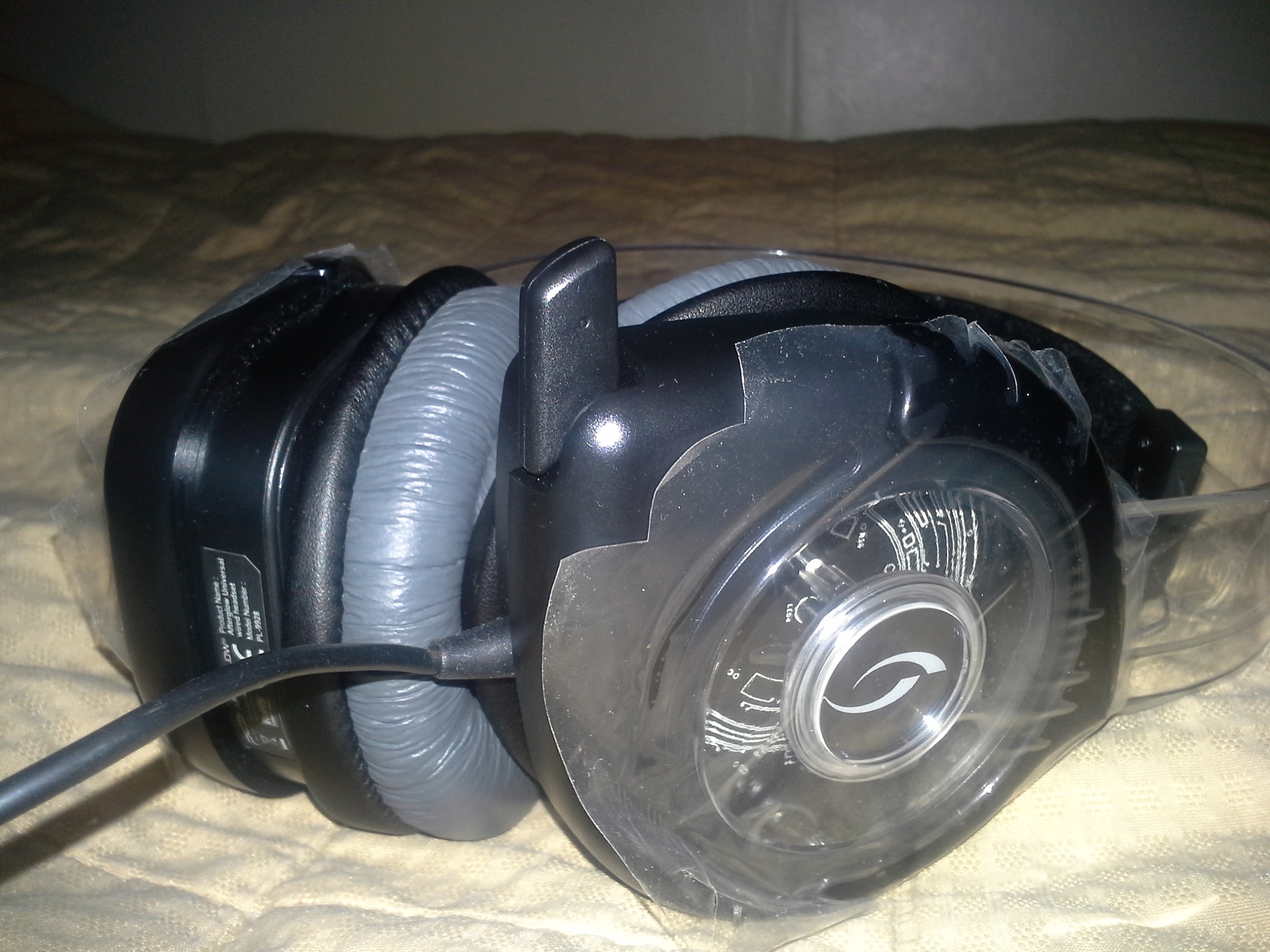 Wireless over-ear headphones
